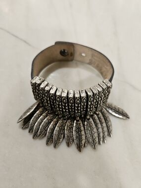 Vintage Streets Ahead Leather Fringe Cuff Bracelet (model number 5005 SM).